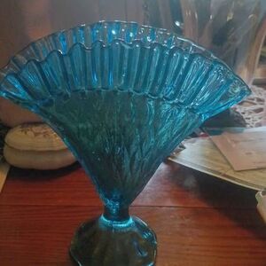 Vintage Blue Fenton Glass Fan Vase
